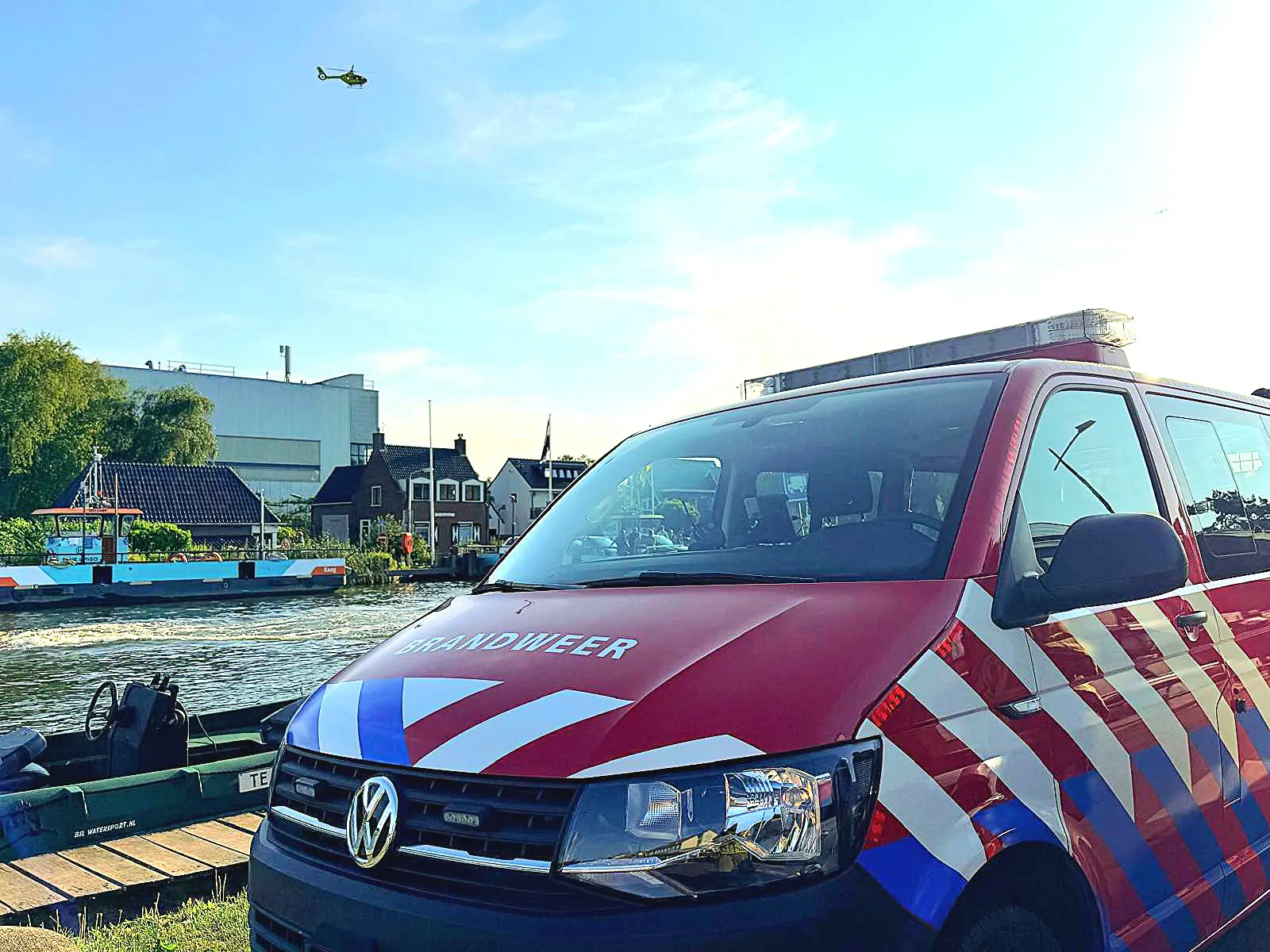 Persoon te water Warmon Kaag