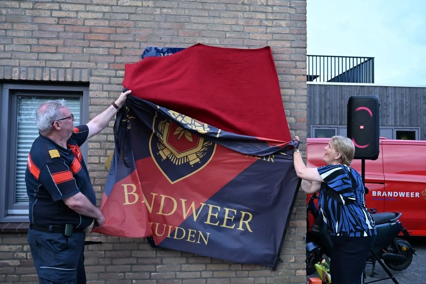 VRIENDEN VAN DE BRANDWEER: EEN BAND OM TROTS OP TE ZIJN! 