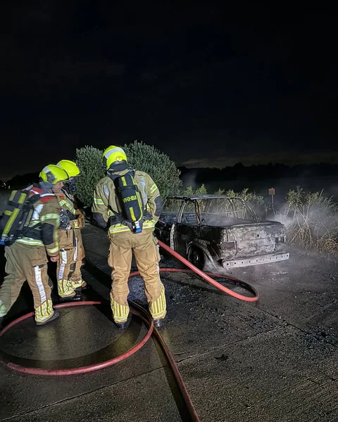 Oldtimer brand volledig uit🚒