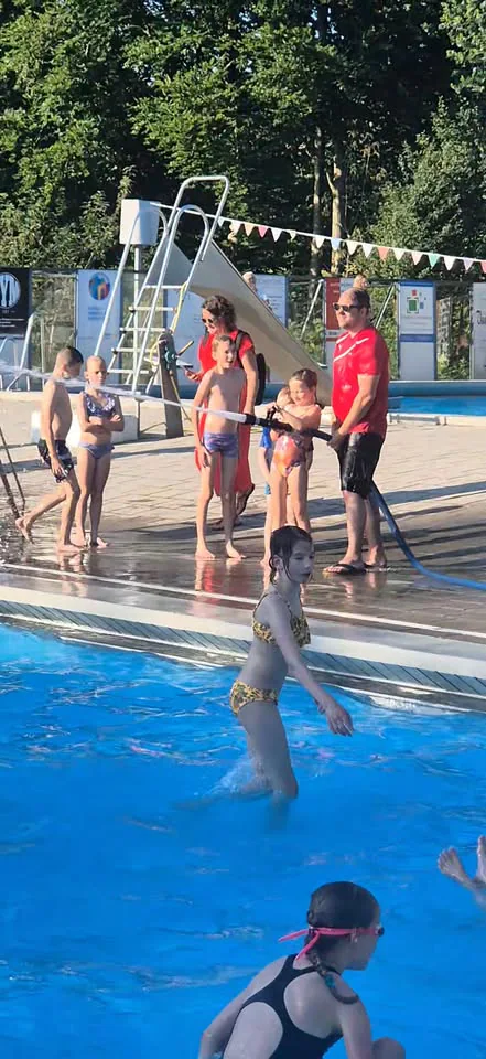 Brandweer bij de zwemvierdaagse🌊